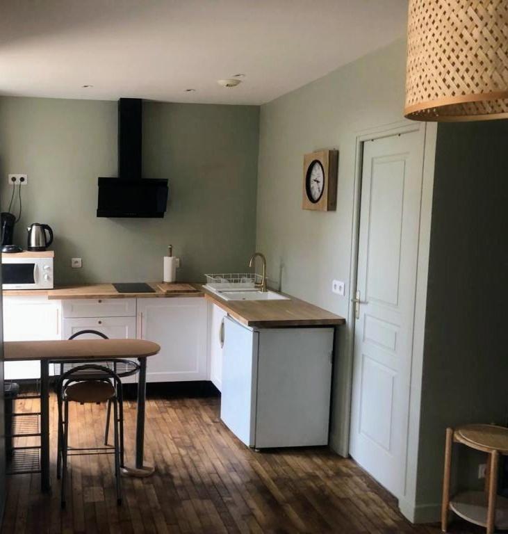 Logement A Brive Avec Terrasse Et Climatisation - Pres De La Gare Et Du Centre-Ville - Wifi Et Stationnement Gratuit Exterior foto