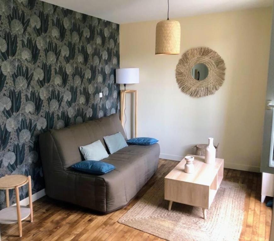 Logement A Brive Avec Terrasse Et Climatisation - Pres De La Gare Et Du Centre-Ville - Wifi Et Stationnement Gratuit Exterior foto